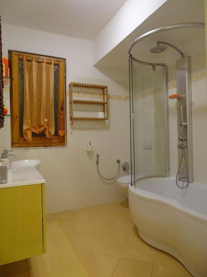キアーヴァリ Casa Dell'Aura Bed & Breakfast エクステリア 写真